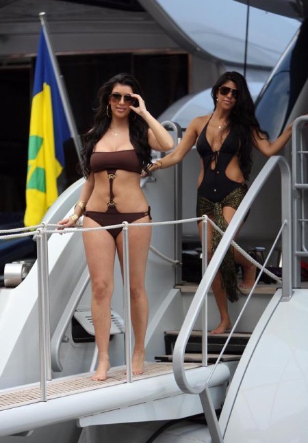 Kim and Kourtney Kardashian