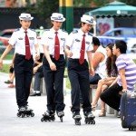 tianfu-square-policewomen-rollerskates-01 Chinese Policewomen Rollerblading 01