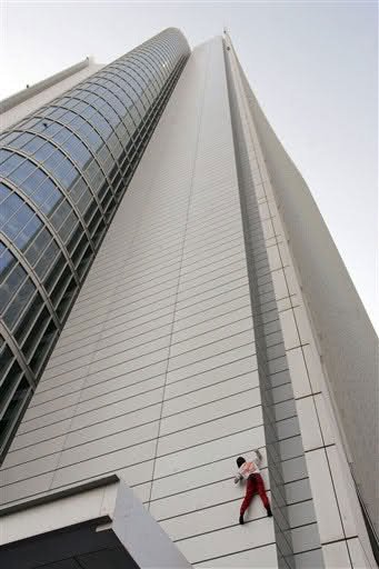 alain-robert-superhuman alain-robert-superhuman