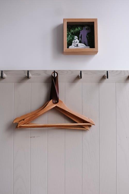 9 Essential Clothes Hangers for Your Wardrobe in 2019 - Odd Culture