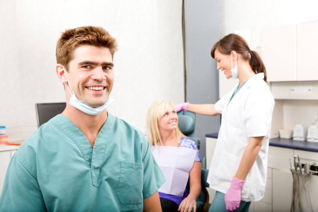 careers-in-dental-health-what-does-a-dental-assistant-do-odd-culture